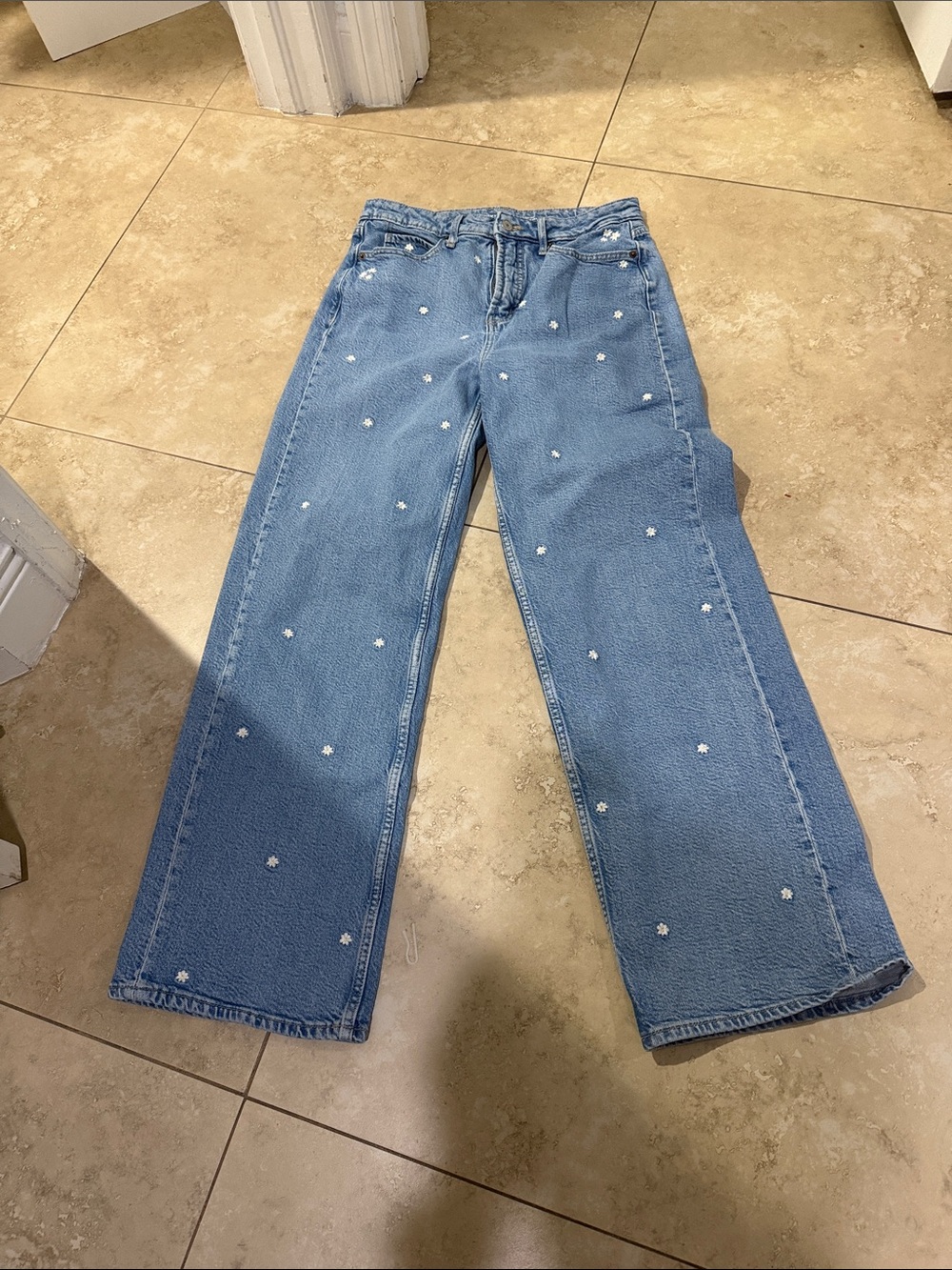Old Navy Light Blue Wide-Leg Jeans with White Daisy Embroidery